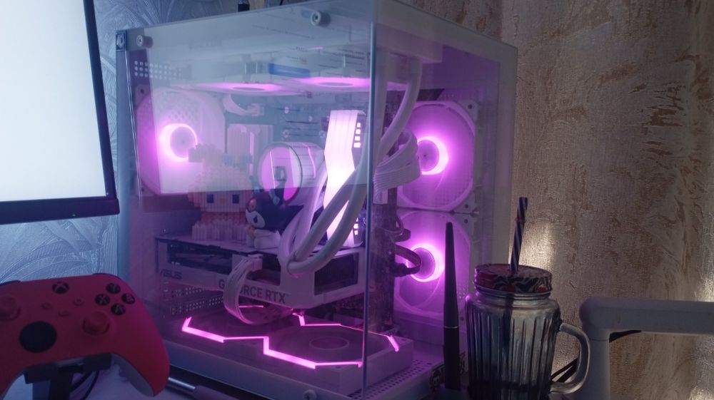 Белый стрим-сетап, всё новое, на гарантии