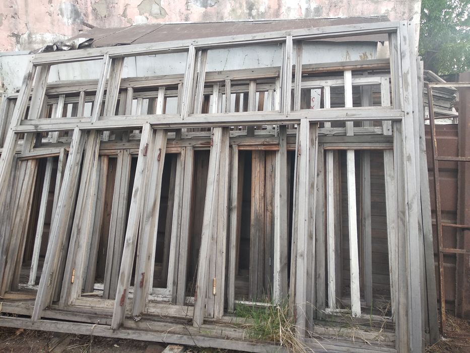 Продам рамы балконные