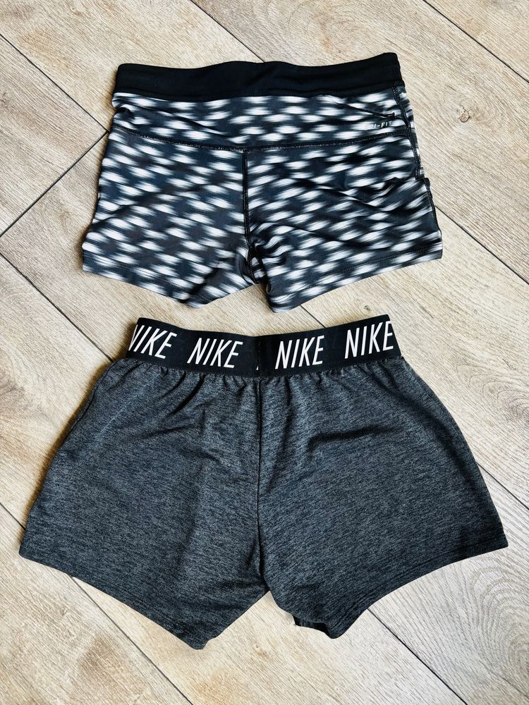 Дамски спортни шорти Nike Dri- Fit / S