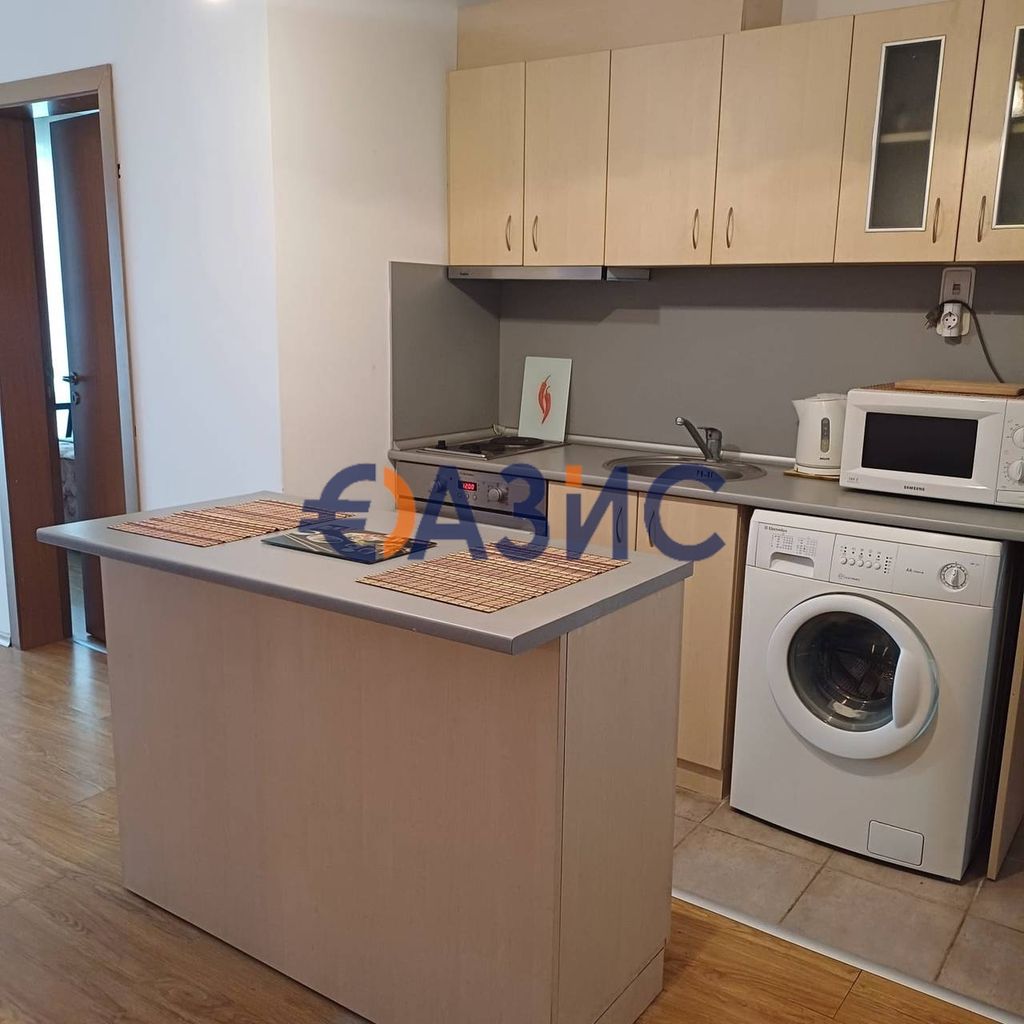 Продава се Двустаен апартамент в Свети Влас - 67 кв.м за 1314 €/кв.м - Снимка #12