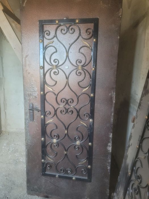 Продам двери железные