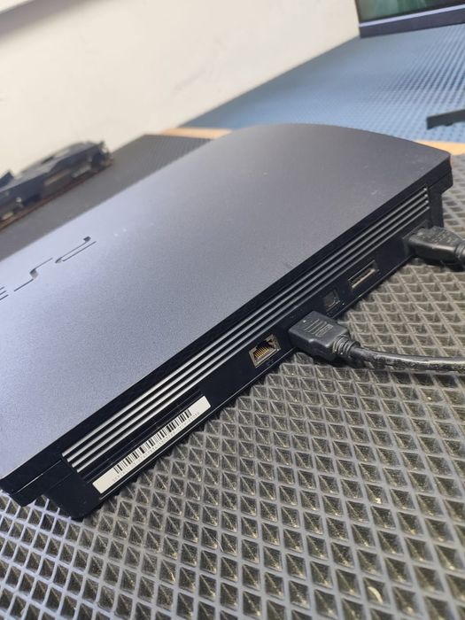 Ps3 slim+диски лицензия/геймпад оригинал/отличное состояние/Ред
