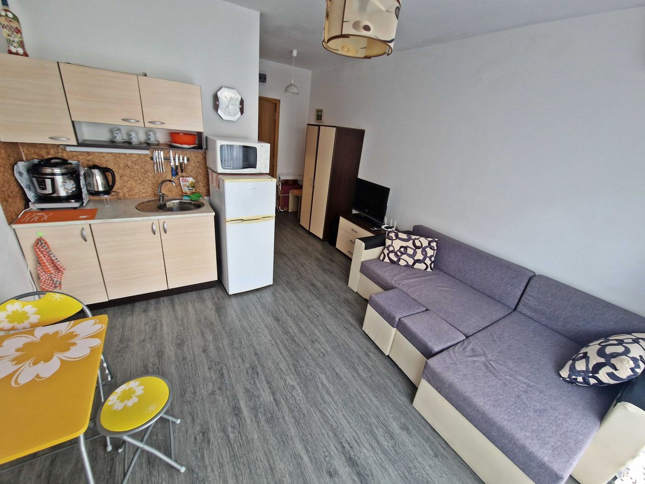 Продава се Едностаен апартамент в к.к. Слънчев бряг - 28 кв.м за 1375 €/кв.м - Снимка #1