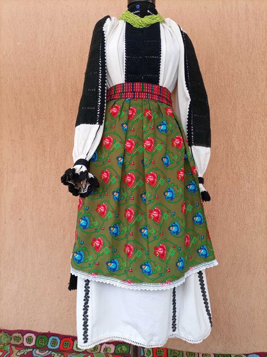 Costume populare din Tinutul Padurenilor