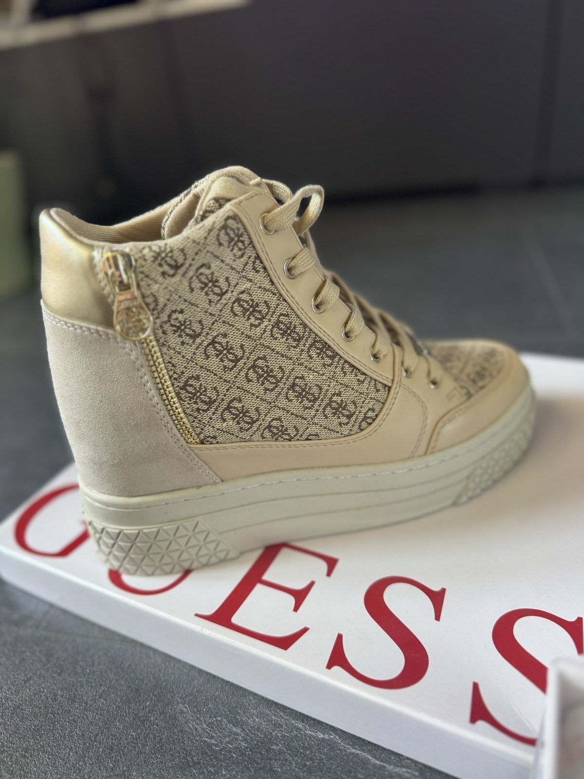 Маратонки Hispanitas, Karl Lagerfeld, Liu Jo, Guess 39