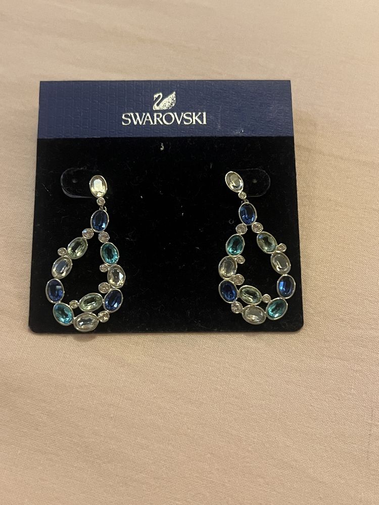 Set swarovski crcei cu surub si pietre turcoaz,abastre su albe