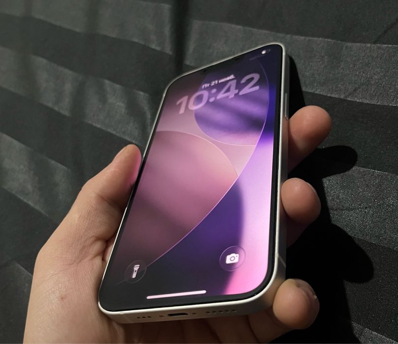  iPhone 13 в идеальном состоянии