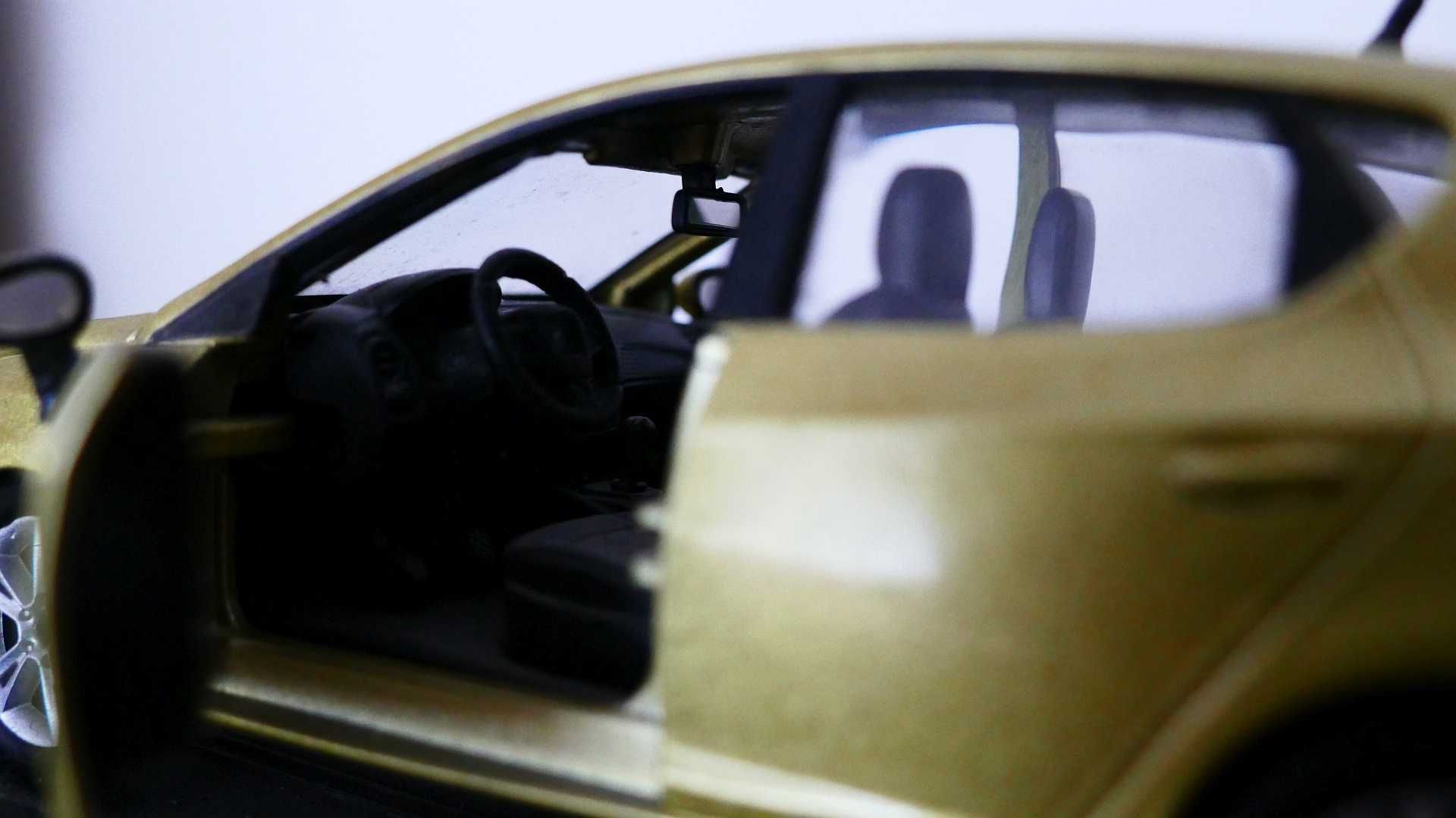 Unicat Absolut: Seat Ibiza 6J Macheta 1:24 Bburago