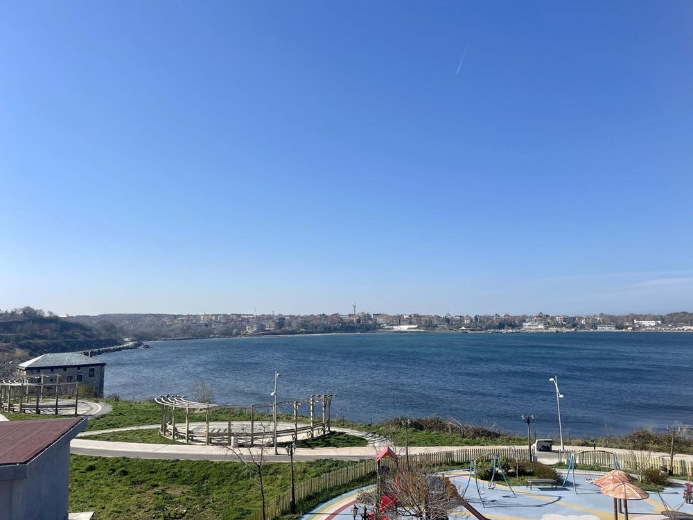 Апартамент с гледка море под наем