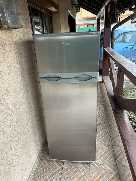 Frigider Whirlpool