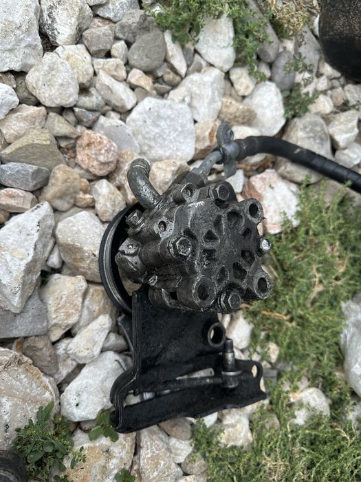 Хидравлична помпа за Toyota Avensis 2006