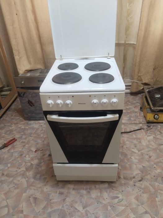 Продам электро плиту Hansa