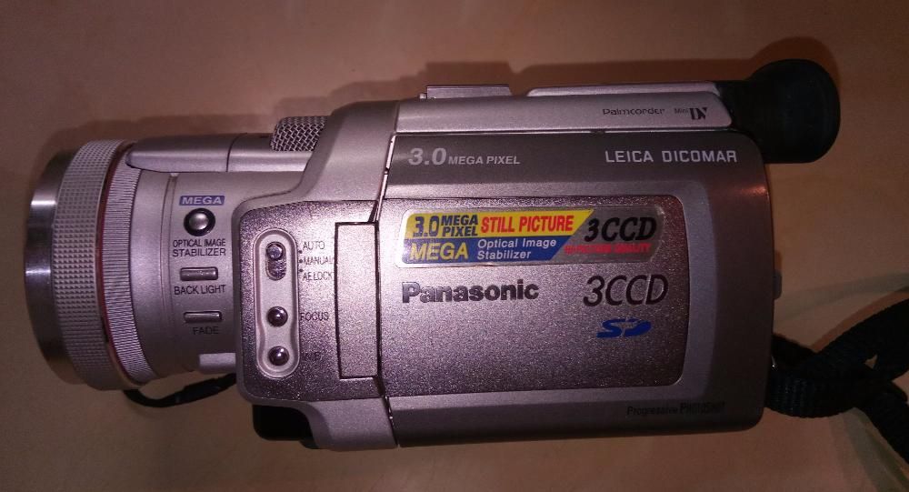 Camera Panasonic PV-DV953