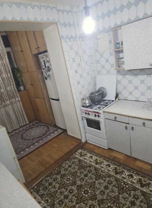 ЖК Казахстан 2 комнатная 2 этаж Ц6 Метро Рядом