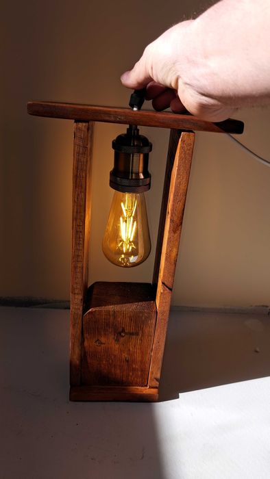 Ръчно изработеени лампи от дърво