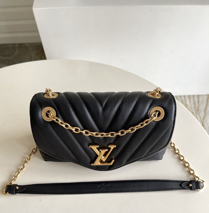 Geanta Louis Vuitton New Wave 24cm negru, tip Premium