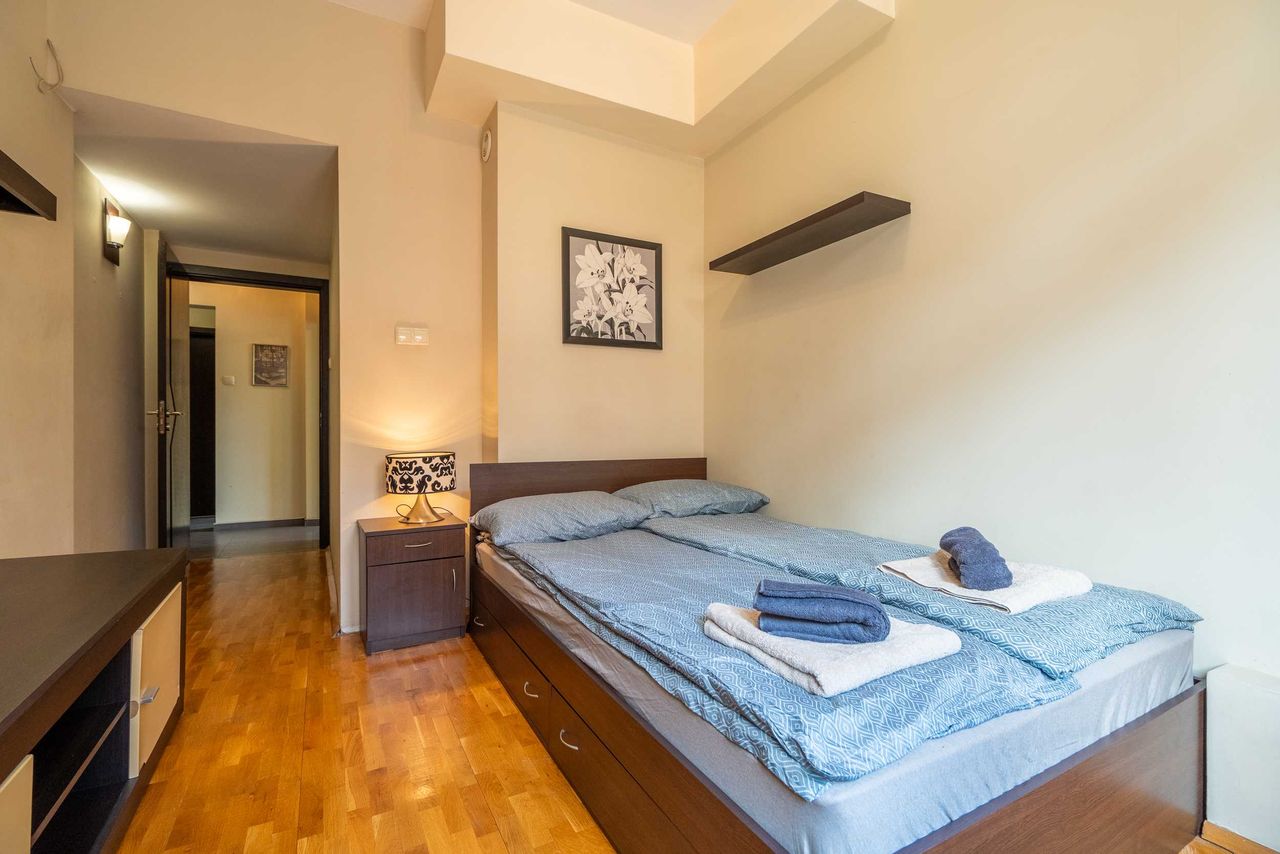 Дава се под наем Тристаен апартамент в София, Сердика - 90 кв.м за 830 € - Снимка #3