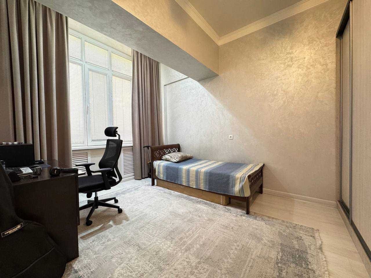 СРОЧНО продажа 3/2/5 улица Ш.Руставели Ориентир кафе Bon!, 95м2