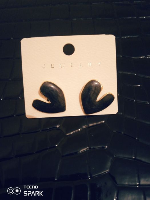 YANGI. Zamonaviy dizayn, yengil va nafislik