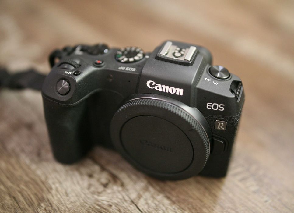 Фотоаппарат Canon EOS RP  полнокадровый беззеркальный