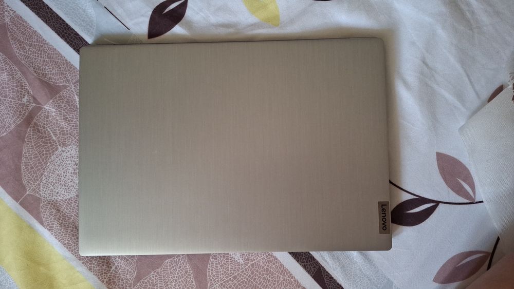 Noutbook satiladi IdeaPad3 256Gb