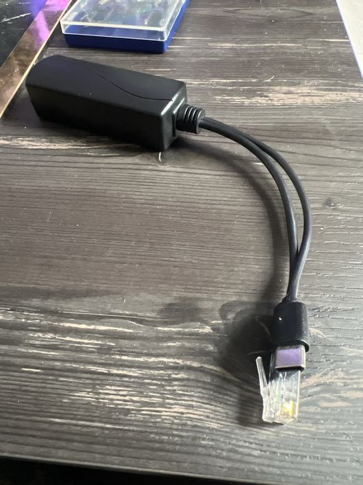 Adaptor splitter PoE cu usb-c