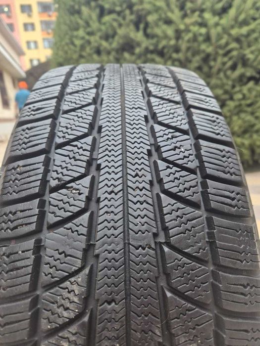 Комплект зимних шин  б/у