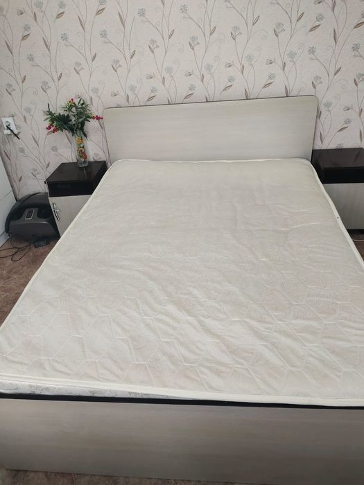 Продам 2 х спальную кровать в хорошем состоянии, повреждений нет,.