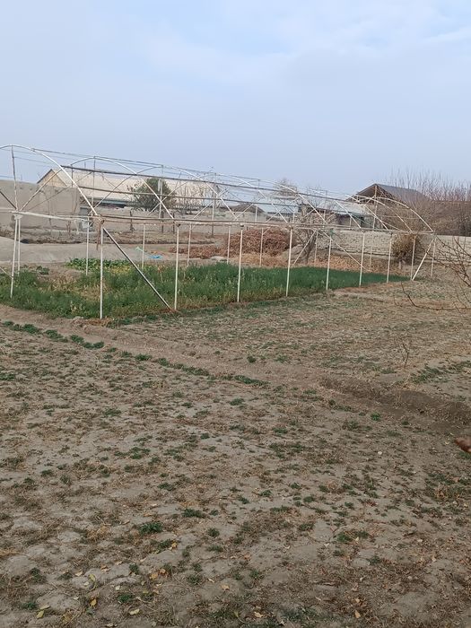 Tayyor parnik tezmozlik 2 sotiq sotiladi tayyor  holatda