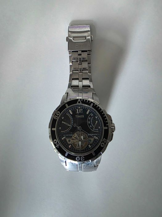 Часовник Timex T2M518