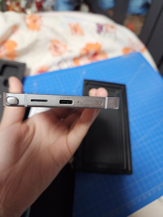 Vand Samsung S25 ultra nou