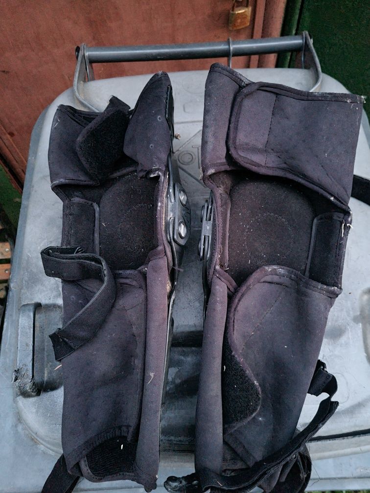 Genunchere enduro Thor