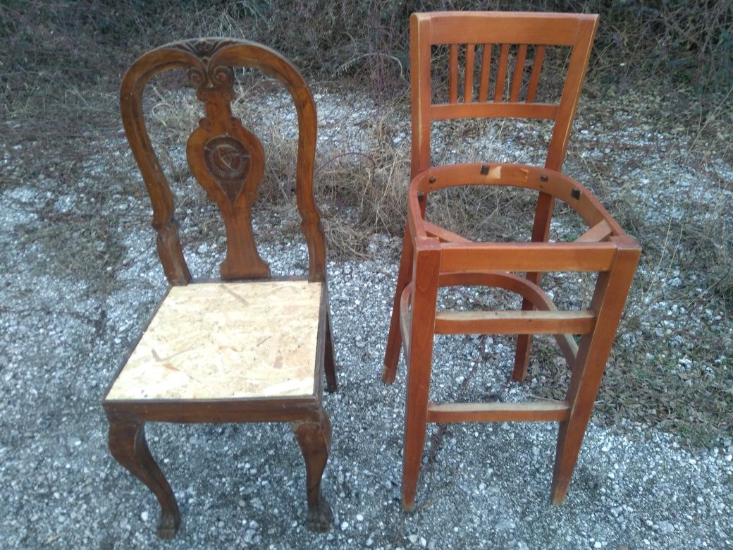 Два ретро  стола  за реставрация .