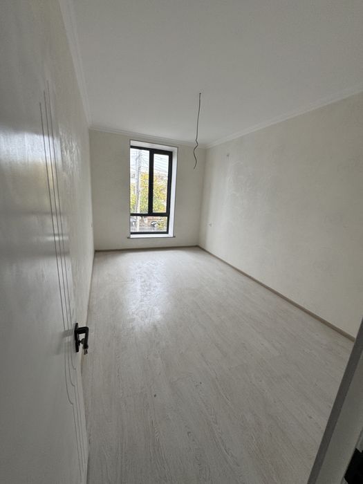 Прадаетса дом икатеж