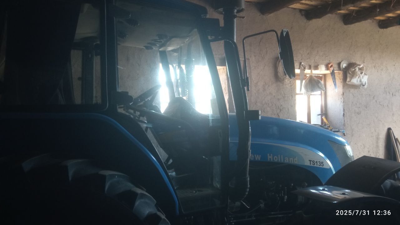 Traktor sotiladi