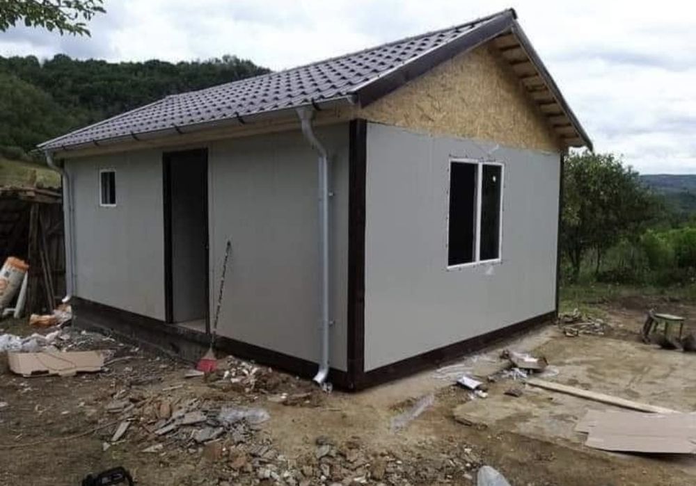 Vand casa pe structura metalica de locuit su de vacanta