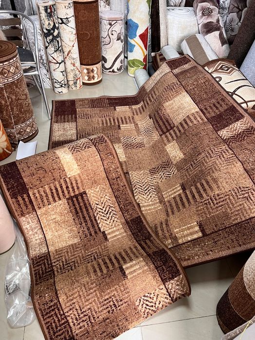 Мокетени килими и пътеки с гумирана основа