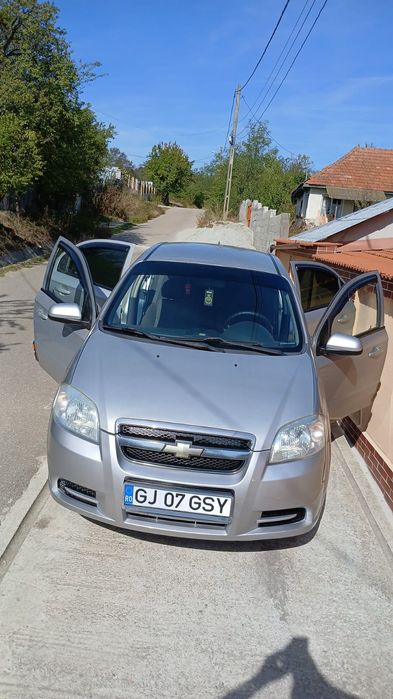 Vând sau schimb Chevrolet aveo