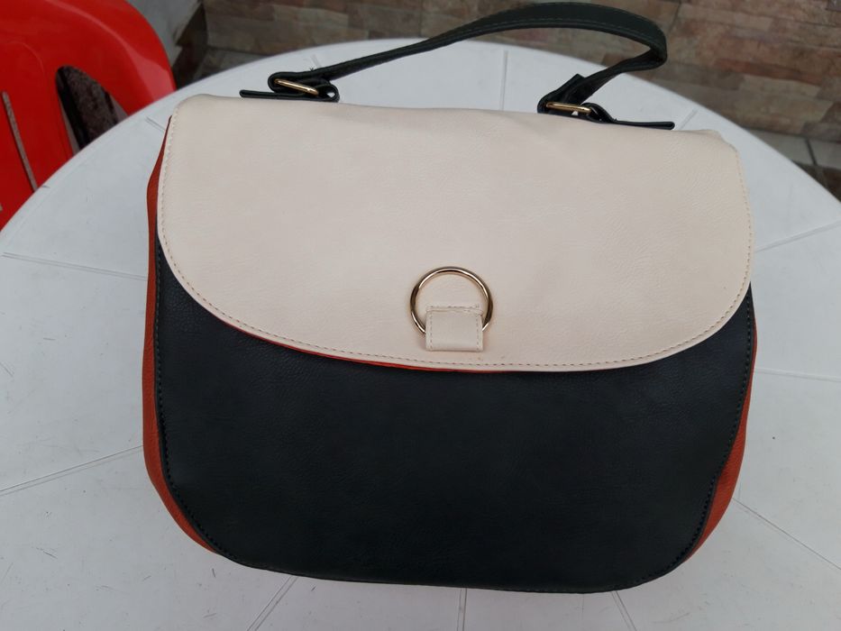 Дамска бизнес чанта в зелен цвят