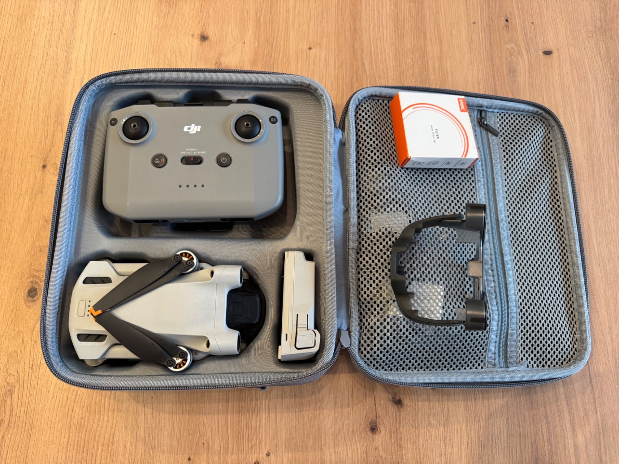 Дрон DJI Mini 3 Pro с 2 батерии и DJI Care