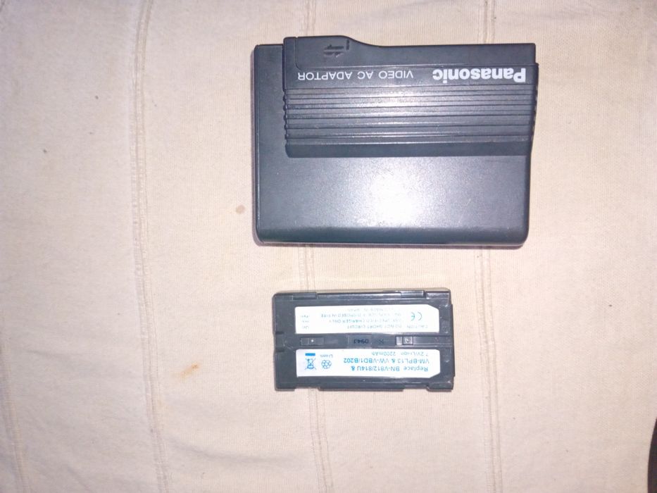 Vând acumulator pentru camera video sony/panasonic