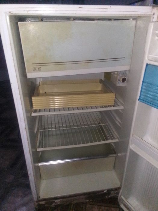 Vând frigider artic