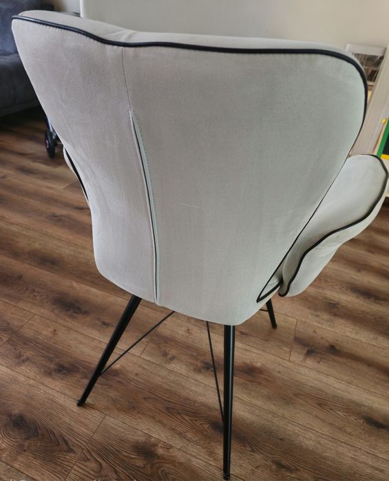 Столове и пейка в цвят мента