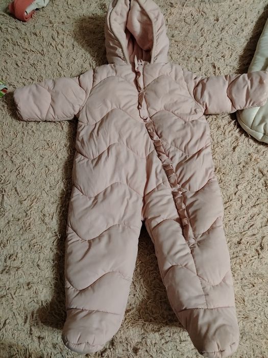 Продам комбенизон для девочки.