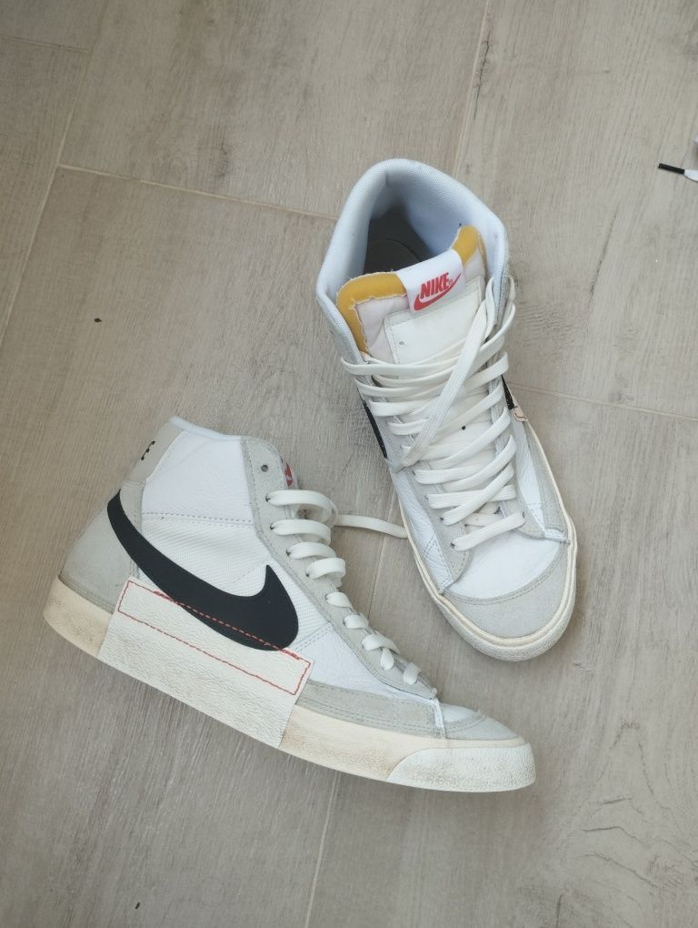 Кецове Nike blazer