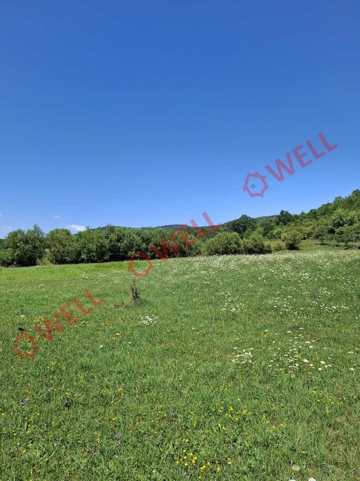 De vânzare teren intravilan de 7.600 m² situat în Sovata