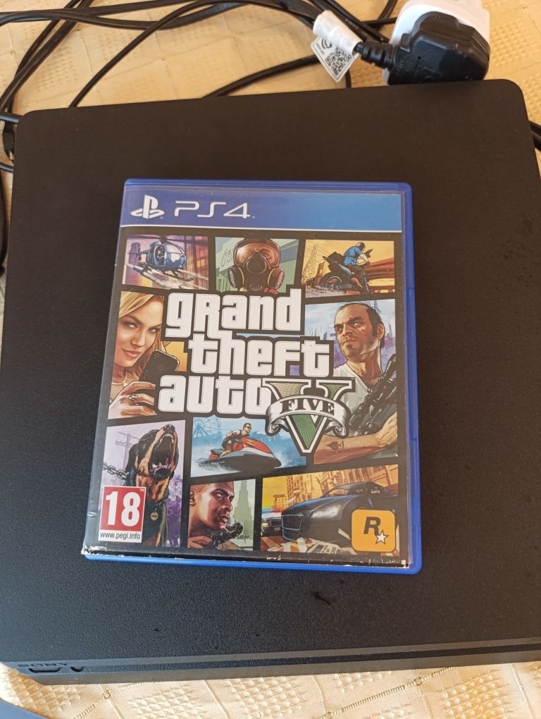 Vând PS4 slim 1tb controller garanție și Joc GTA v