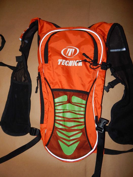 Rucsac Tecnica, de alergare/hiking, nou fara eticheta, 10L