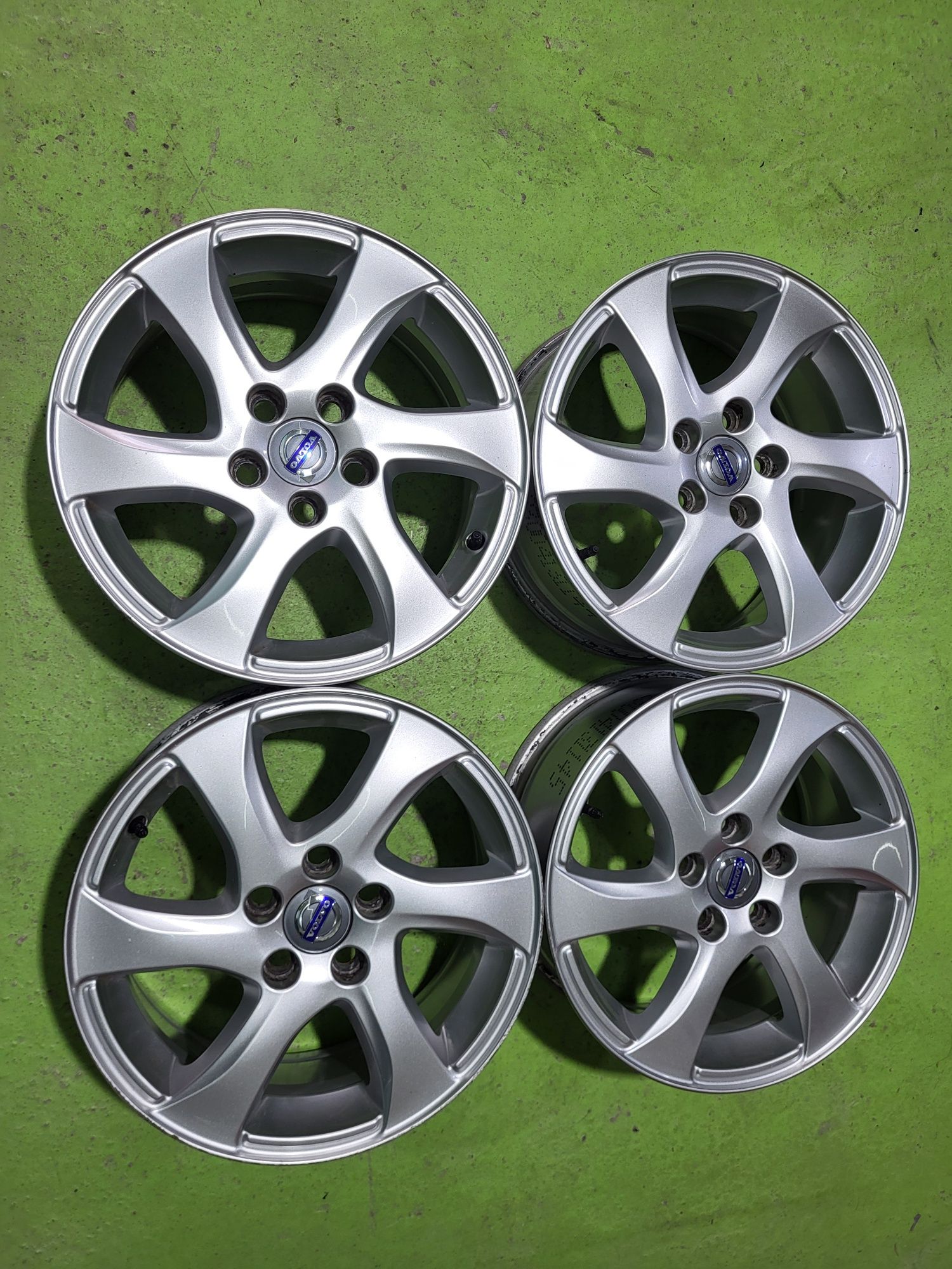16 5x108 Volvo лети джанти 5х108 волво