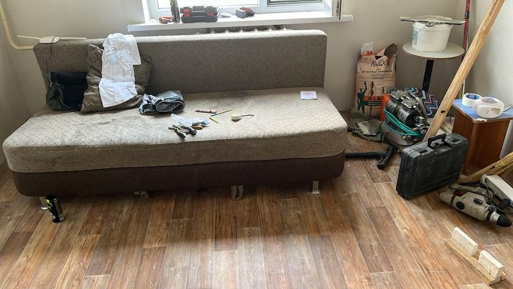 Диван сатылады..